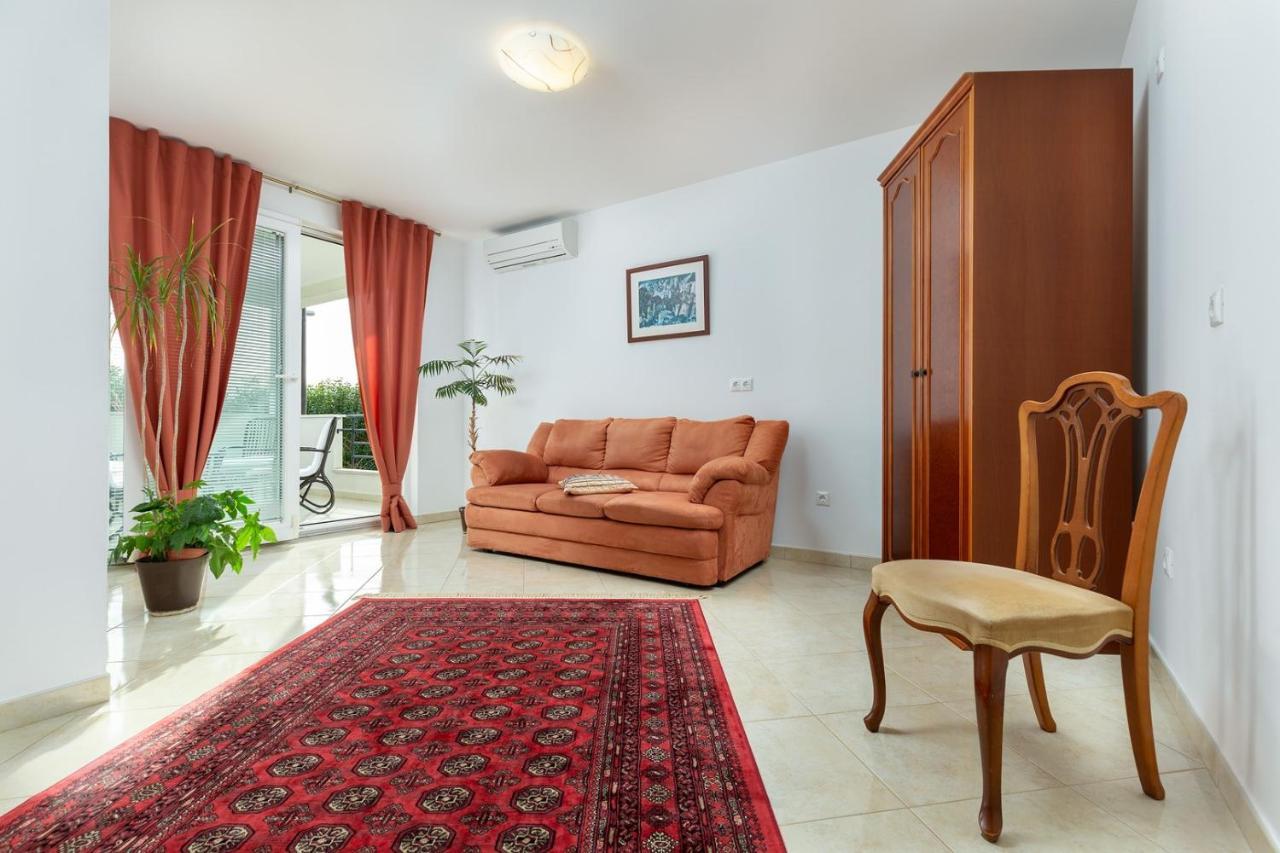 Holiday Apartment Suzana روفينج المظهر الخارجي الصورة